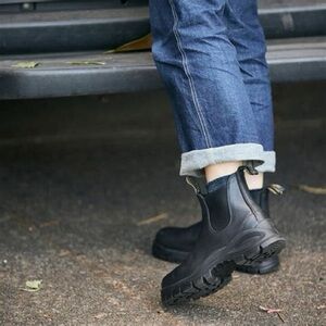 Blundstone Women’s Lug Chelsea Boot — Black